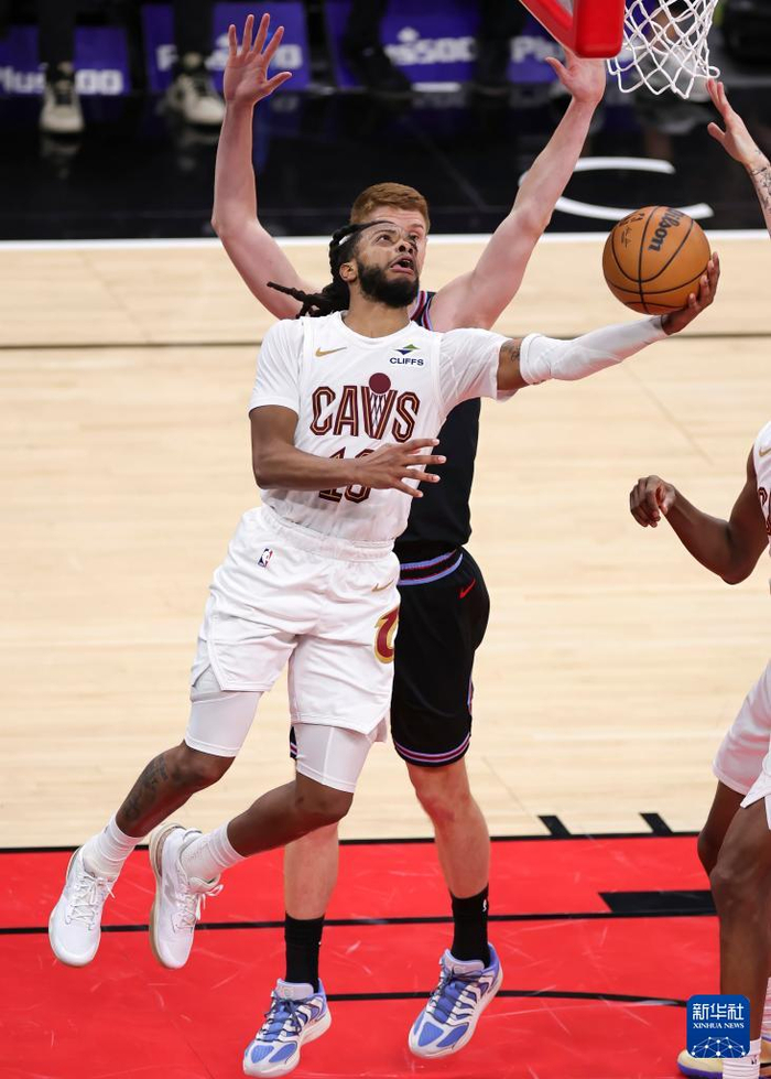 亚洲-离谱！Faker在公牛比赛中精彩发挥冲刺阶段费城76人备战欧联，赛后深圳男篮备战亚冠(湖人vs公牛全场回放)